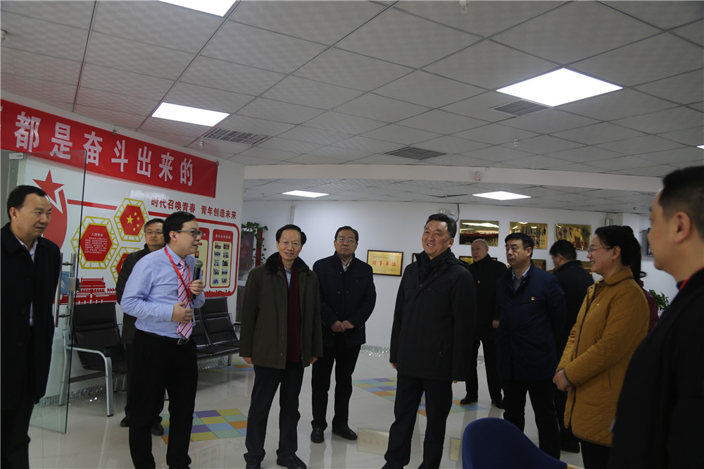 熱烈歡迎全國(guó)總工會(huì)副主席，書記處書記魏地春及省總工會(huì)王保存主席一行蒞臨安陽(yáng)青峰網(wǎng)絡(luò)參觀指導(dǎo)